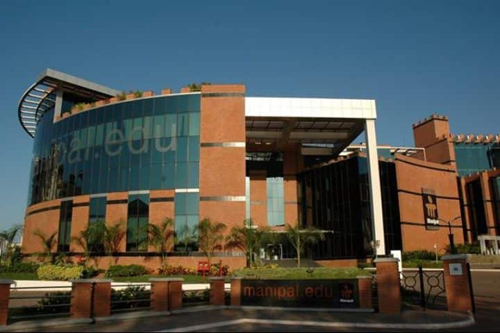 https://cache.careers360.mobi/media/colleges/social-media/media-gallery/725/2018/10/26/Campus view Of Manipal Academy of Higher Education Manipal_Campus-View.jpg